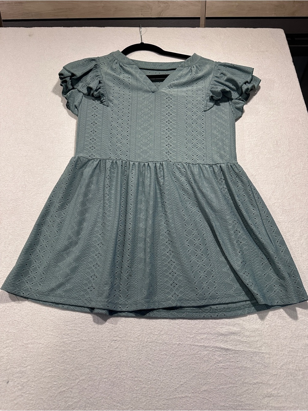 Light Green Eyelet Ruffle-Sleeve Girls' Casual Dress